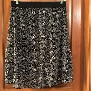 LuLaRoe Black and White Pleated Knee-Length Skirt